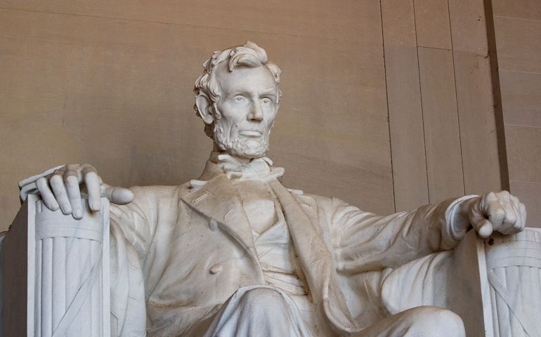 Abraham Lincoln statue