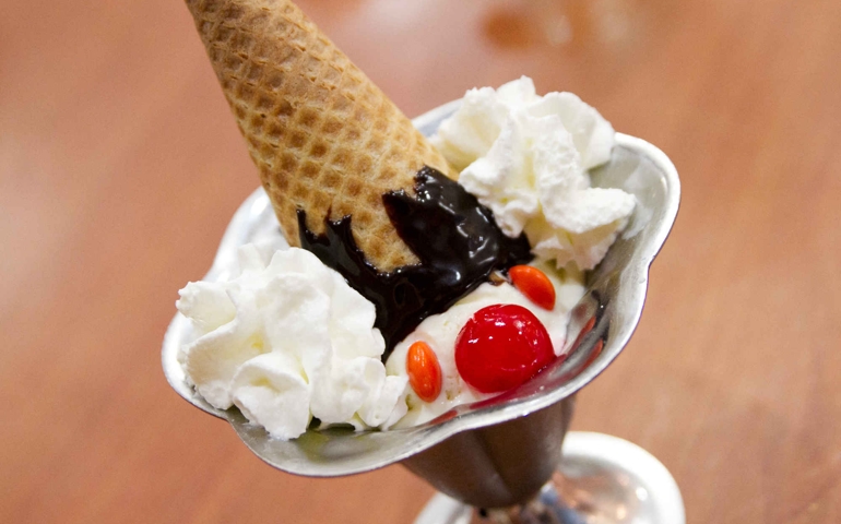 well-tell-you-how-american-you-are-by-identifying-these-foods.jpg