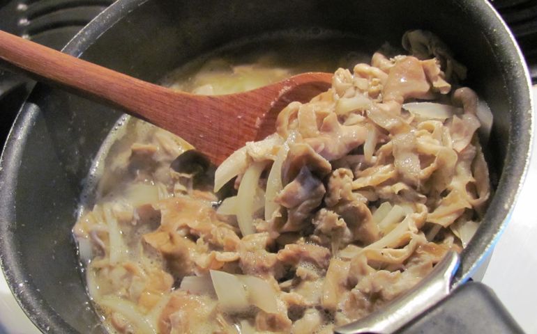 well-tell-you-how-american-you-are-by-identifying-these-foods.jpg
