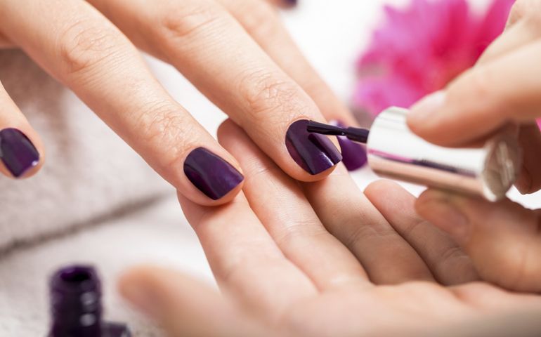 fingernails-reveal-personality.jpg