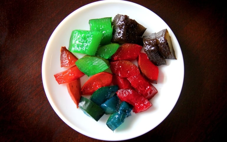 well-tell-you-how-american-you-are-by-identifying-these-foods.jpg