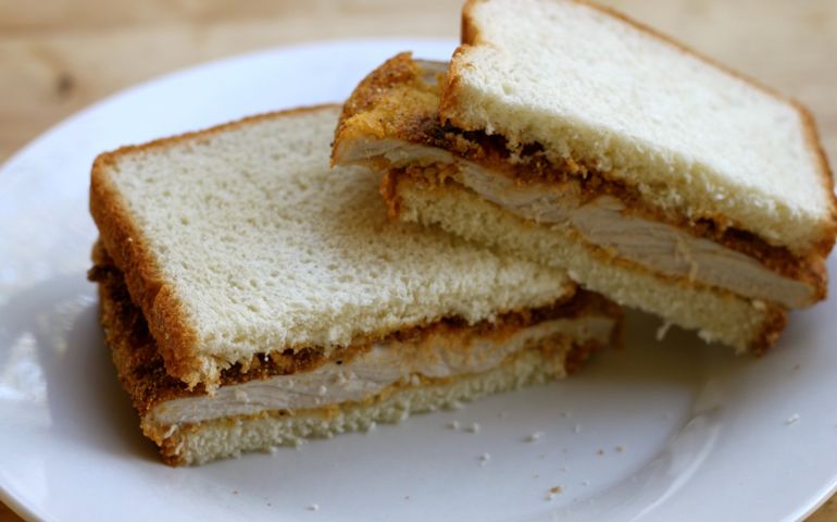 well-tell-you-how-american-you-are-by-identifying-these-foods.jpg