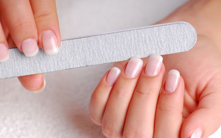 fingernails-reveal-personality.jpg