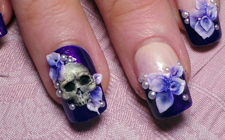 fingernails-reveal-personality.jpg