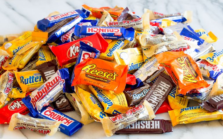 can-you-guess-the-most-popular-halloween-candy-in-your-state.jpg