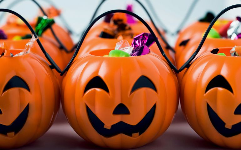 can-you-guess-the-most-popular-halloween-candy-in-your-state.jpg