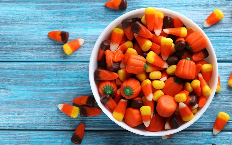 can-you-guess-the-most-popular-halloween-candy-in-your-state.jpg