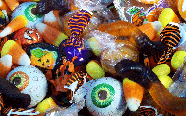 can-you-guess-the-most-popular-halloween-candy-in-your-state.jpg