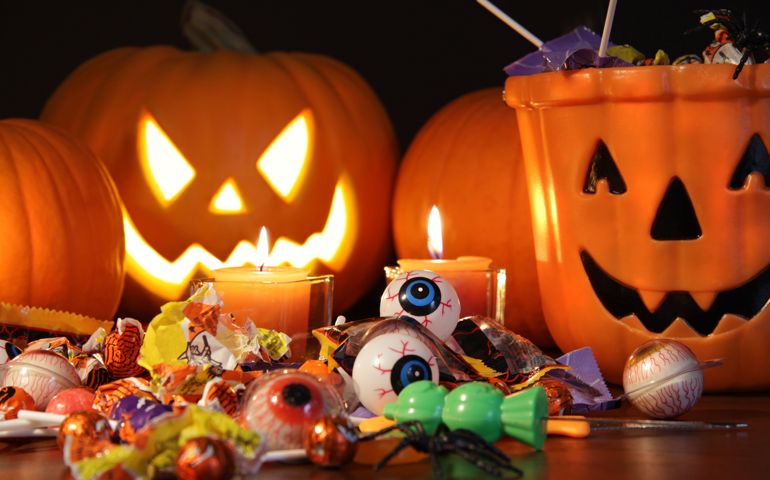can-you-guess-the-most-popular-halloween-candy-in-your-state.jpg