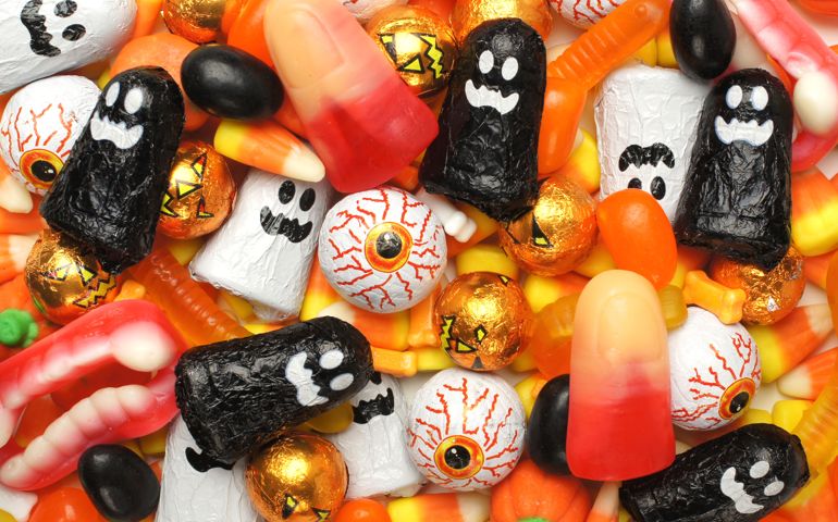 can-you-guess-the-most-popular-halloween-candy-in-your-state.jpg