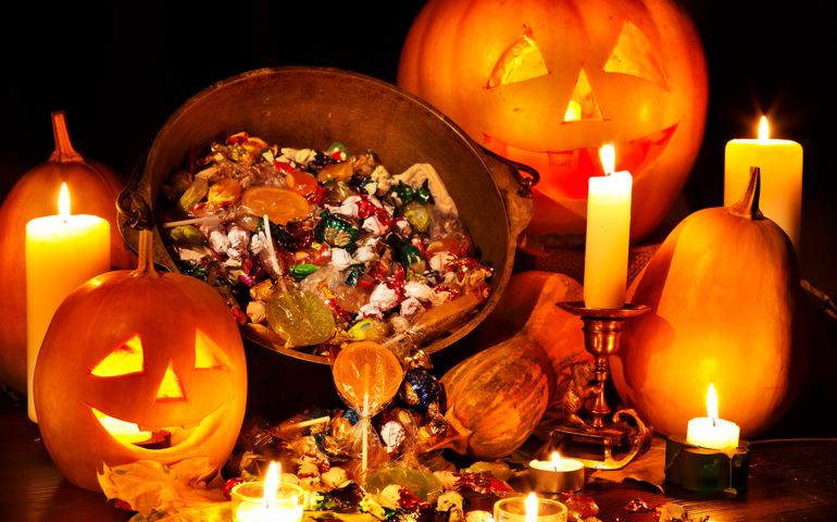 can-you-guess-the-most-popular-halloween-candy-in-your-state.jpg