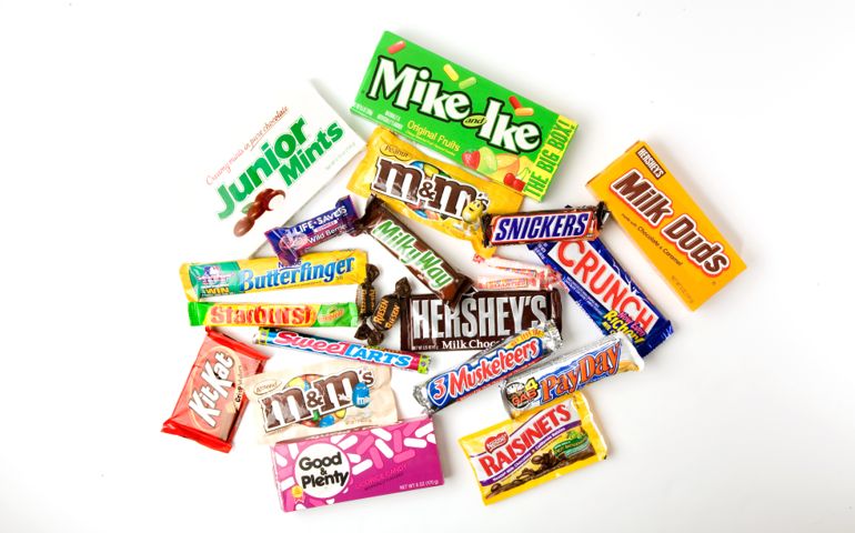 can-you-guess-the-most-popular-halloween-candy-in-your-state.jpg