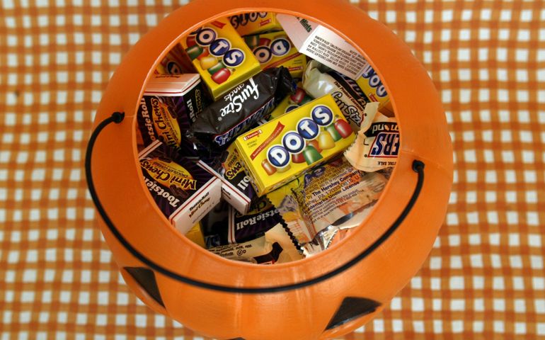 can-you-guess-the-most-popular-halloween-candy-in-your-state.jpg