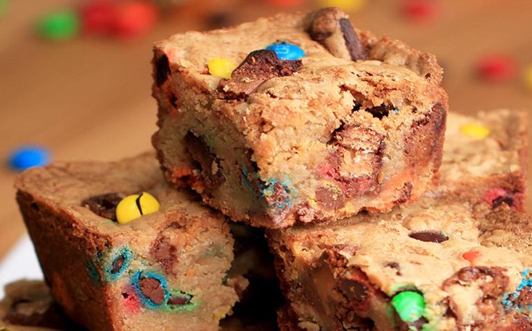 can-you-guess-the-most-popular-halloween-candy-in-your-state.jpg