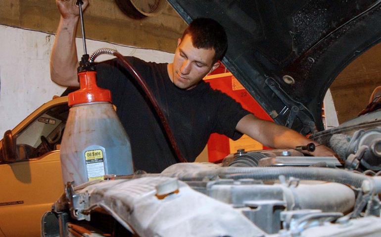 how-well-do-you-know-your-cars-engine.jpg