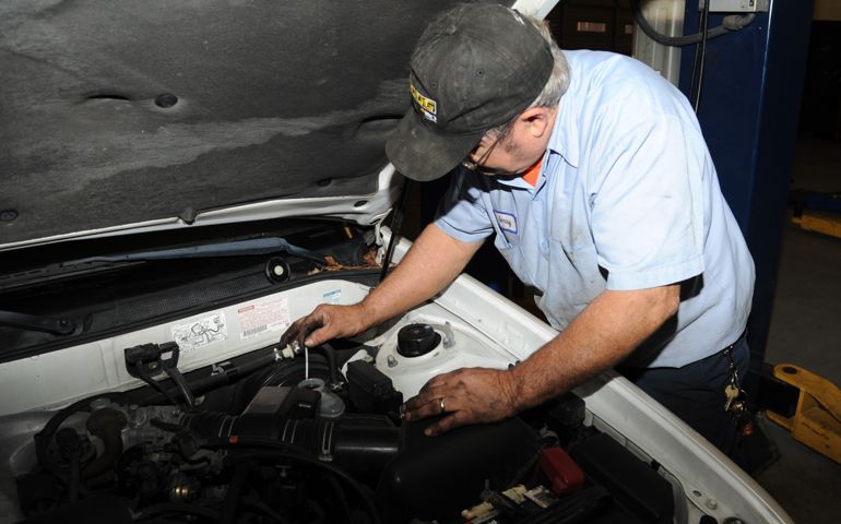 how-well-do-you-know-your-cars-engine.jpg