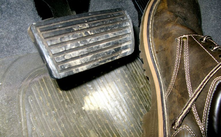 how-well-do-you-know-your-cars-engine.jpg
