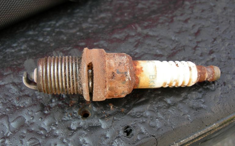 how-well-do-you-know-your-cars-engine.jpg
