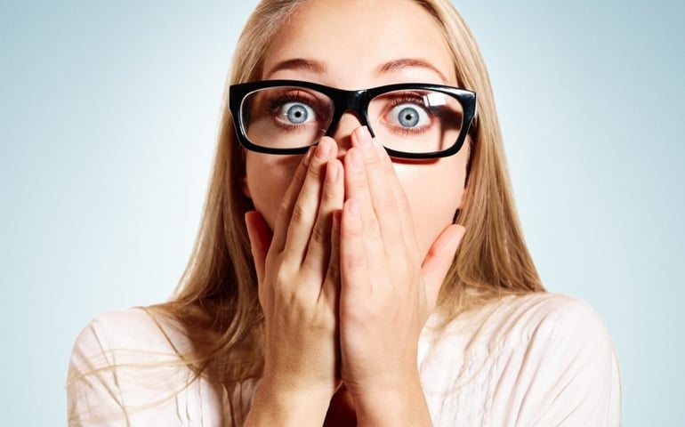 Are the whites of your eyes visible on all sides?