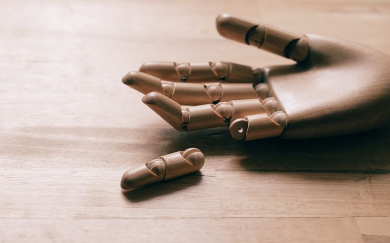 Finger hand of wood accident
