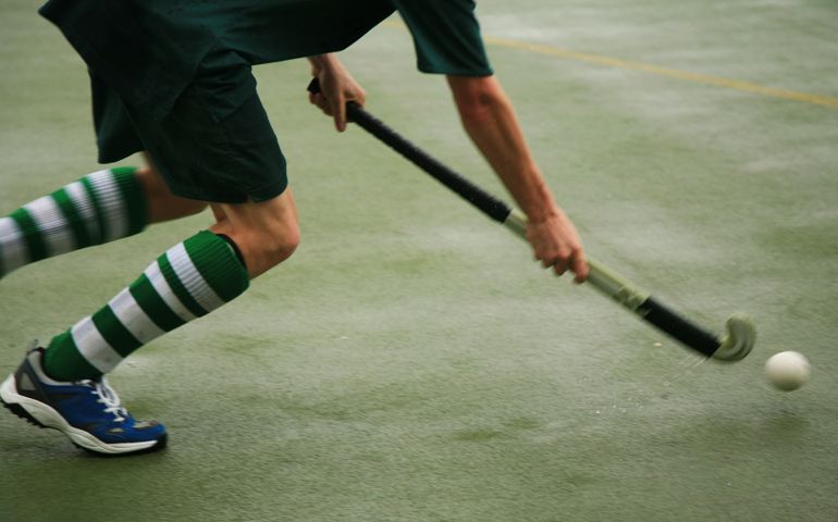 hockeyplayer on wet ground