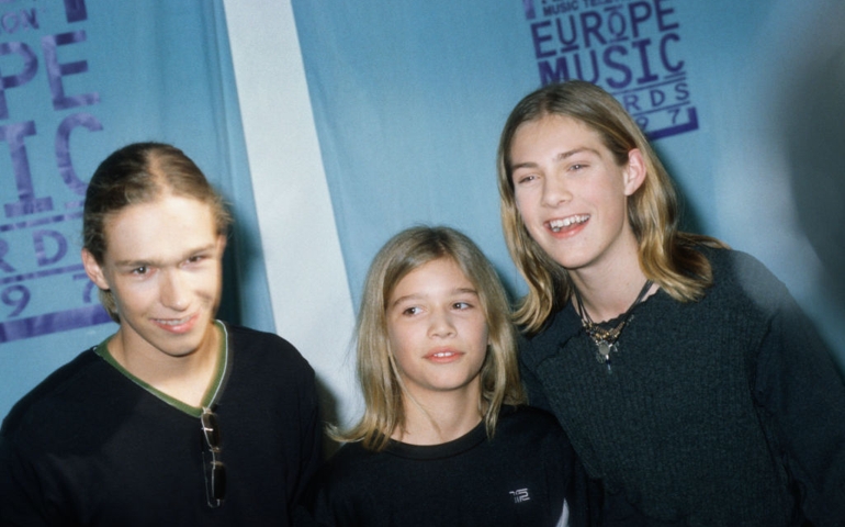 Portrait of Hanson, Isaac, Taylor, Zac, MTV Europe Awards, Ahoy, Rotterdam, Holland, 6 November 1997.