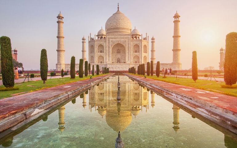 Early sun rising over the Taj Mahal, India