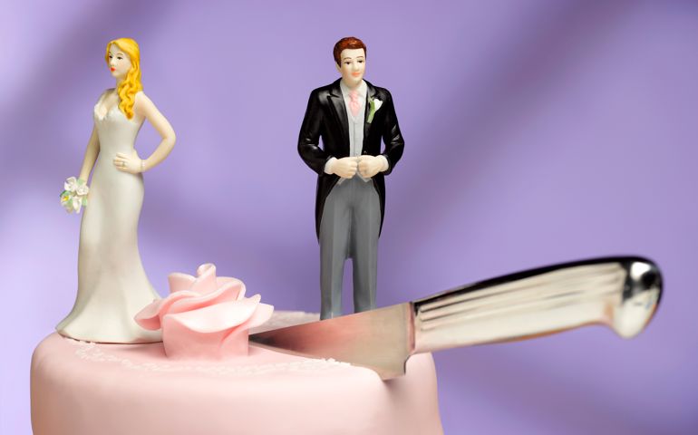 newly married couple suffering relationship breakup