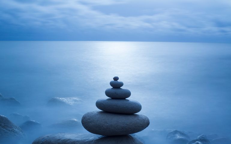 Pebble balancing, Long exposure, moonlit, Dosret