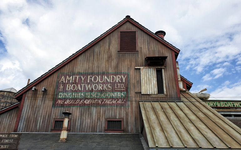 Universal Studios Theme Park: Jaws Amity Village Building