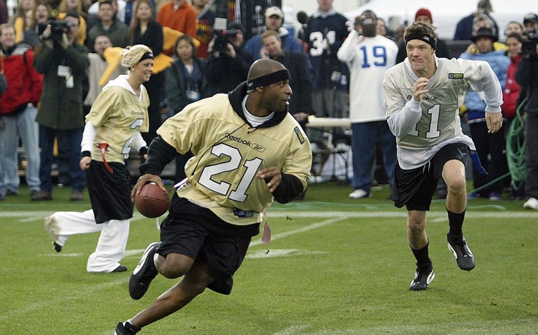 HOUSTON - JANUARY 30: (L-R) Actress Tara Reid, ex-football player Deion Sanders and actor Matthew Lilliard play flag football at MTV's "Rock N' Jock Super Bowl" at Reliant Park in Houston, Texas, January 30, 2004.