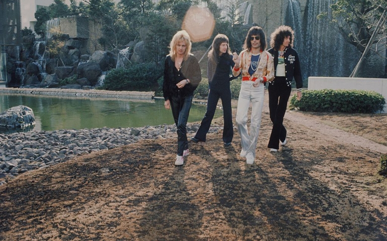 (MANDATORY CREDIT Koh Hasebe/Shinko Music/Getty Images) Queen strolling in a Japanese garden, Tokyo, March 21, 1976.