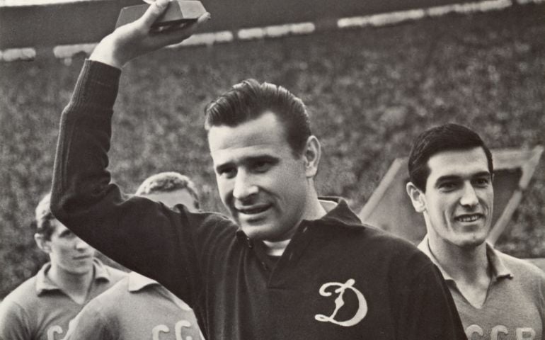 Photo of Lev Yashin with Golden Ball, 1964