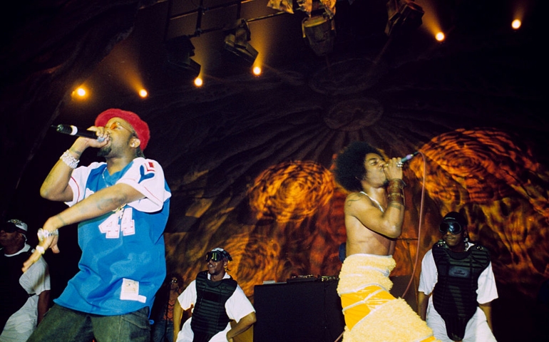 Outkast Performing At Brixton Academy, London, Britain - 2001, Outkast - Big Boi And Andre '3000' Benjamin