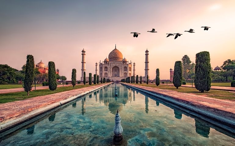 Taj Mahal in sunrise light, Agra, India