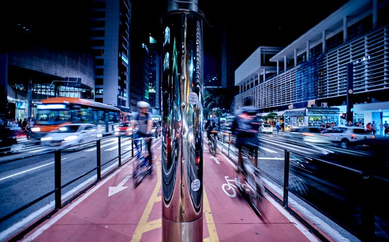 Bike line and traffic