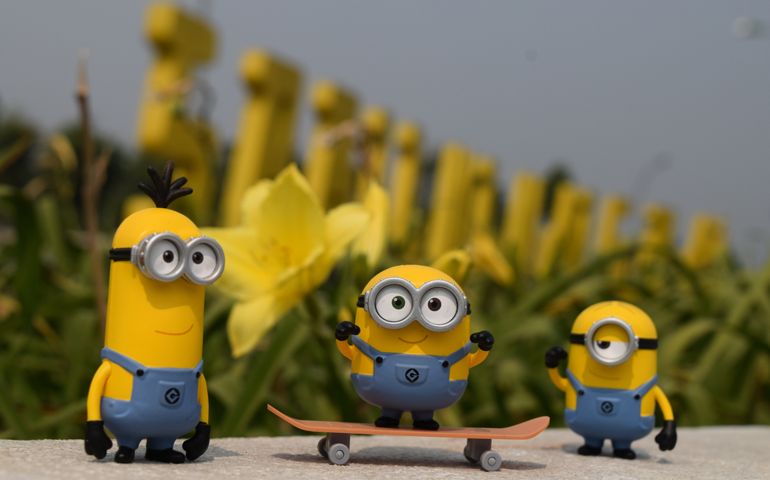 Minions from Despicable Me cheer up the day