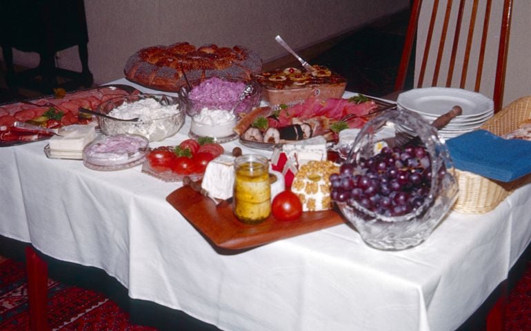 Berlin (West), Germany, 1981. Evening buffet.