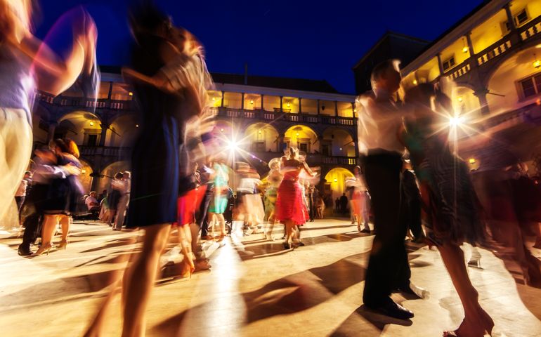 Tango danced inside of a courtyard