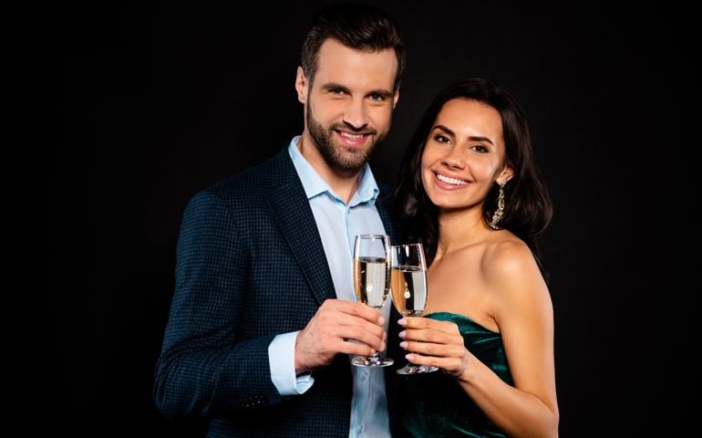 Close-up family portrait of his he her she nice-looking well-dressed, adorable fascinating attractive classy glamorous lovely luxurious smart cheerful cheery two person