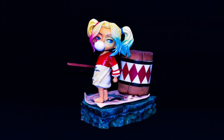 harley quinn figure