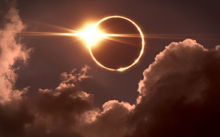solar eclipse zoom in