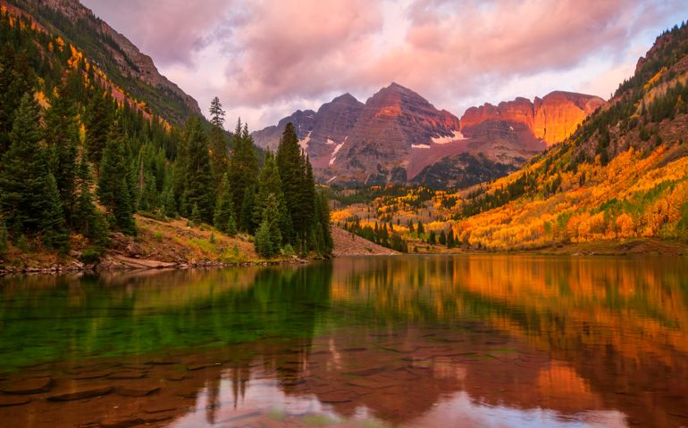 Classic Maroon Bells Fall landscape scene