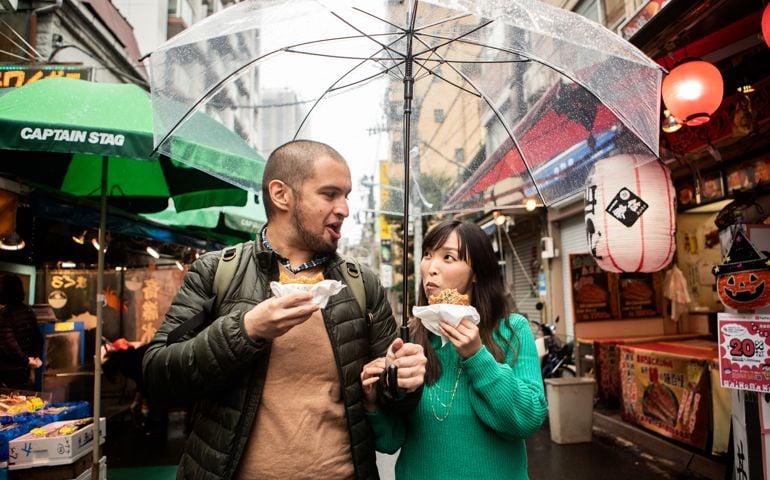 eating streetfood
