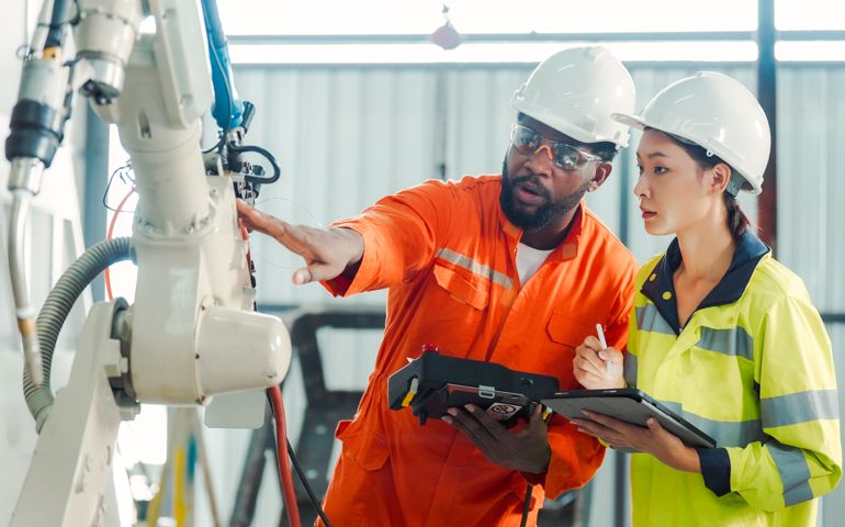 Diversity Professional Engineer training and discussing in Robot Development Plant