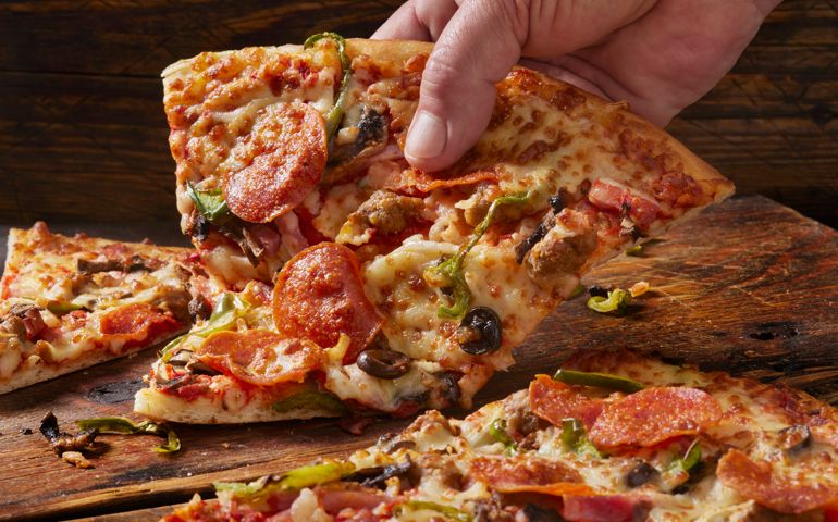 Deluxe New York Style Pizza