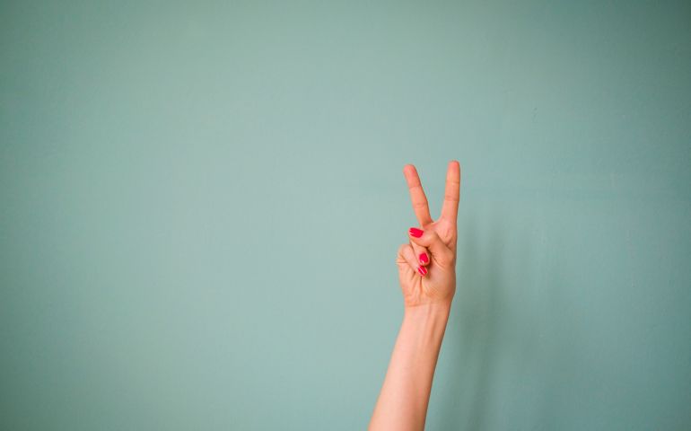 Finger peace sign