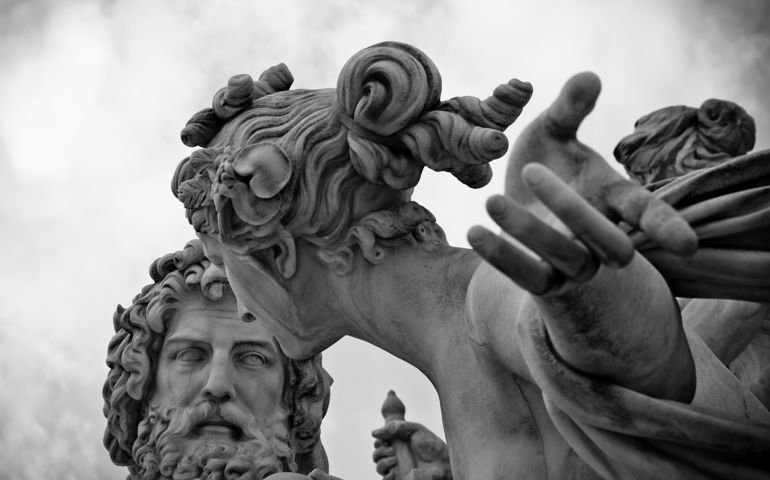 Pallas-Athene-Brunnen, Vienna - B&amp;W