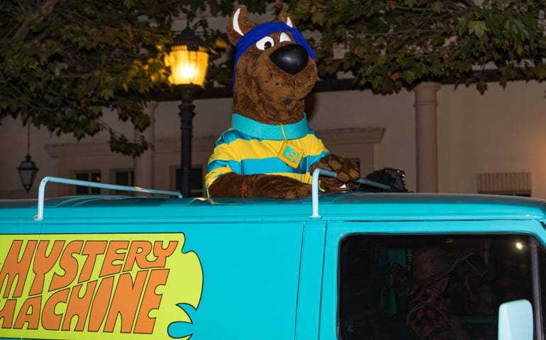 MADRID, SPAIN - OCTOBER 16: Scooby-Doo performs in the Halloween parade at Warner Bros Park Madrid on October 16, 2021 in Madrid, Spain. (Photo by David Benito/Getty Images)