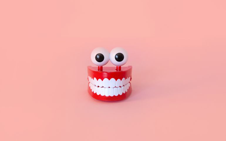 Plastic teeth